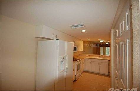 2nd image of 9900 Fiddlers Green Cir #10