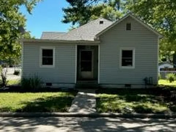 901 W 4th St, Chanute, KS 66720
