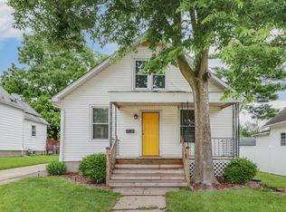 1112 S Oak St, Bloomington, IL