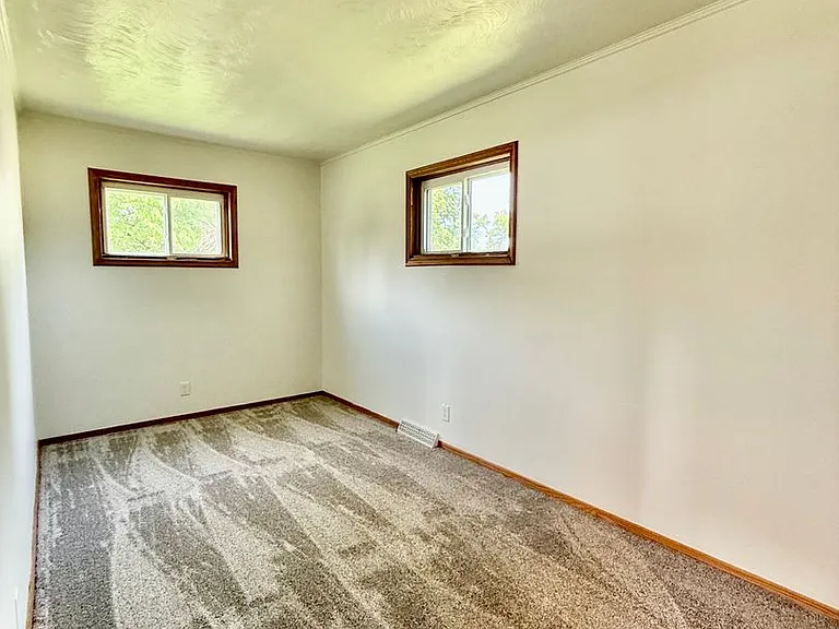 415 7th Ave NE — Photo 12
