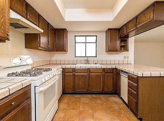 Bright kitchen