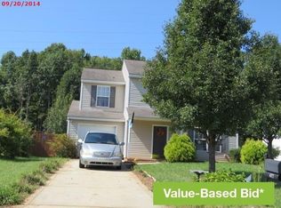 617 Overlook Rd, Lowell, NC 28098