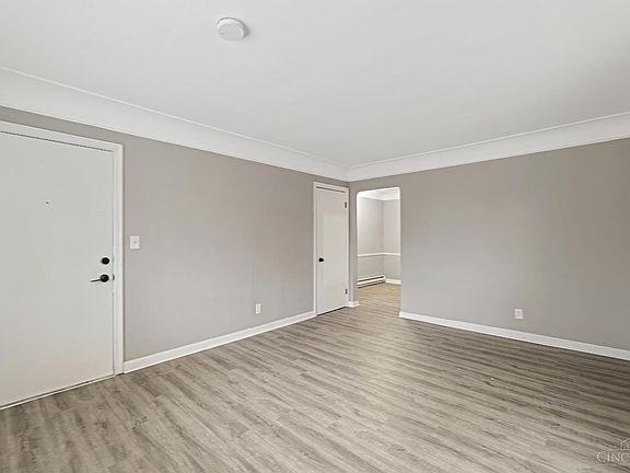 4th image of 7100 Eastlawn Dr