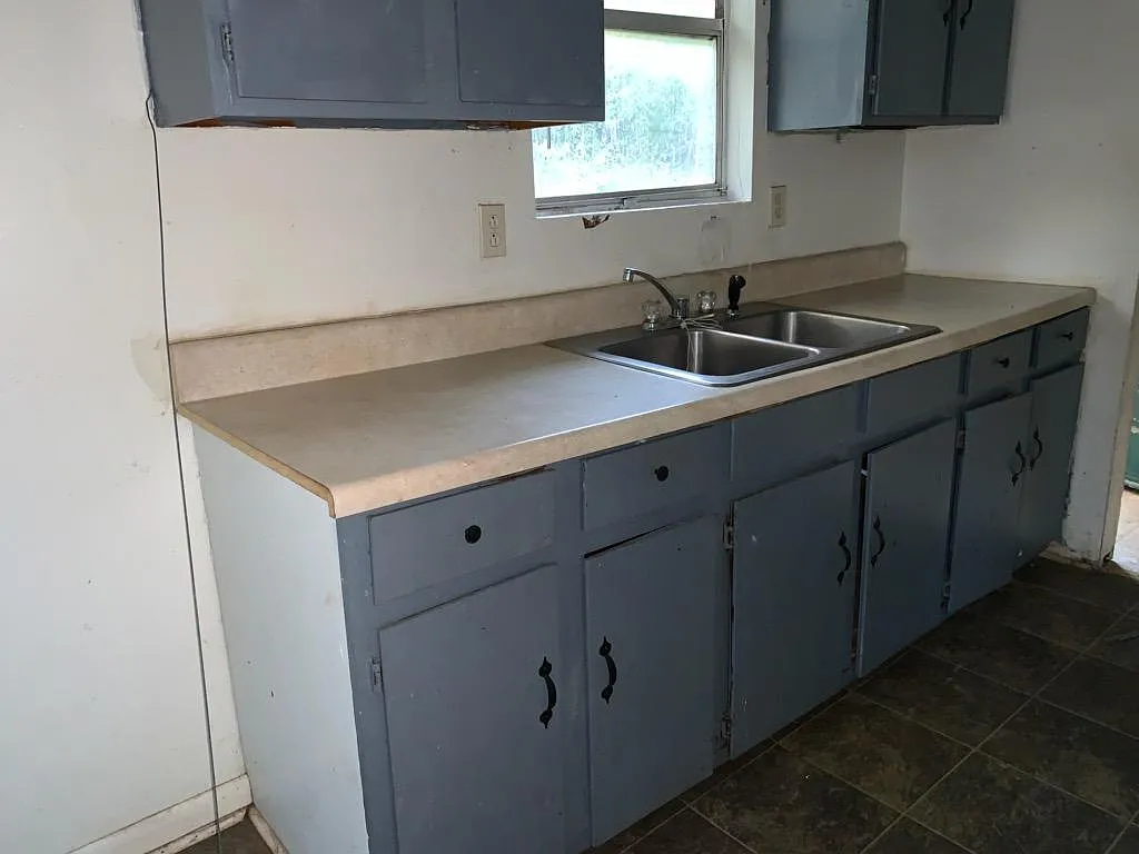 3 bed, 950 sqft, $650 — Photo 4