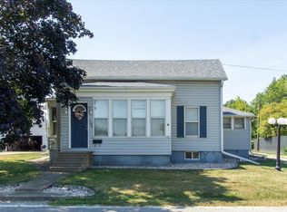 107 S 5th Ave, Mendota, IL 61342