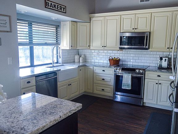 4th image of 8800 Paradise Dr