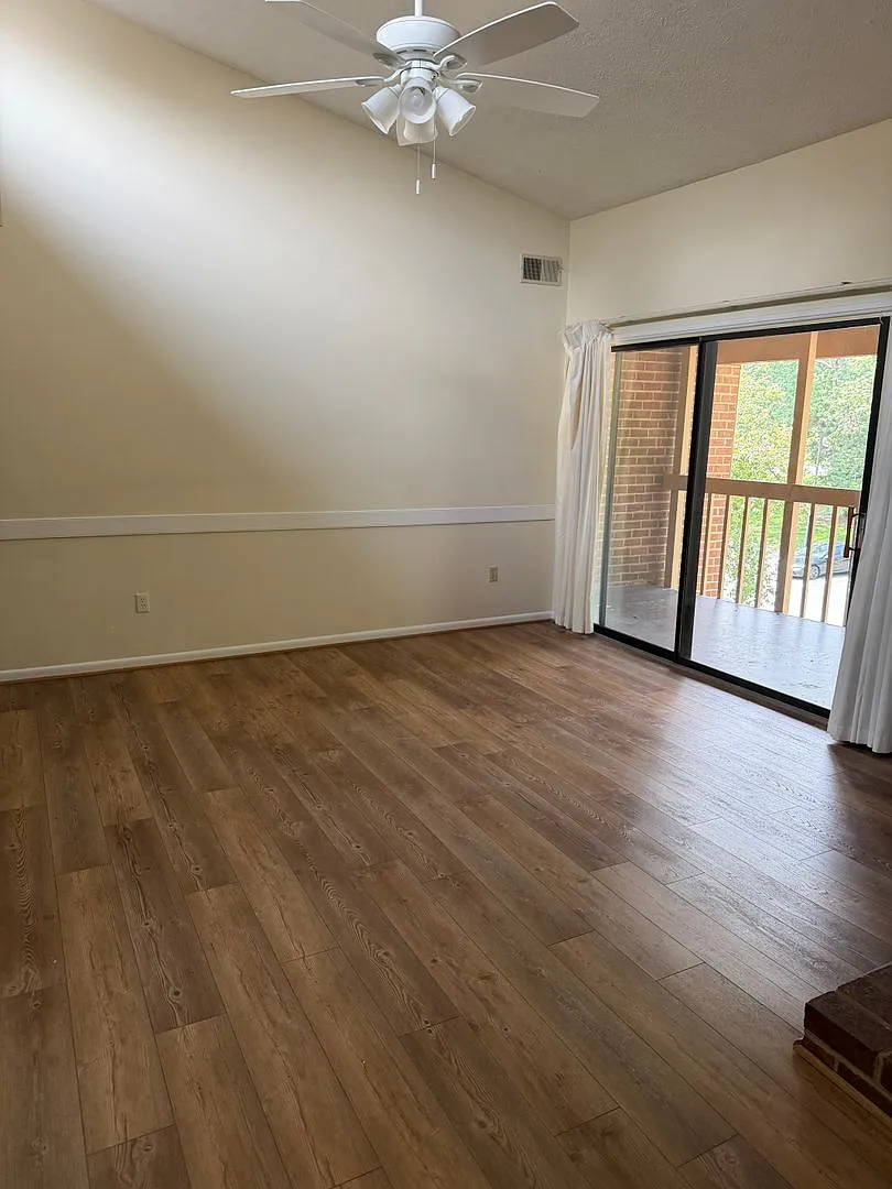 112 Turtle Creek #12 **1/2 off first month's rent! This one is a steal — Photo 3