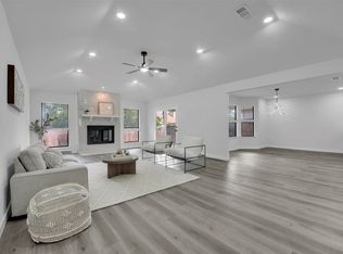 6525 Aires Dr, Arlington, TX 76001