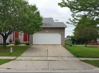 755 Mollies Way, De Pere, WI 54115