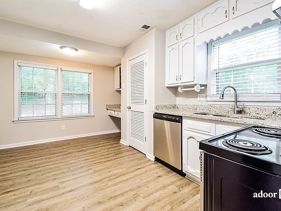 4th image of 1450 Honeysuckle Dr NW
