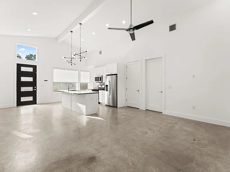 6201 Caddie St #2 — Photo 16
