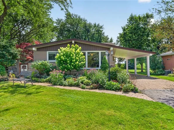 8399 Dickenson Rd E, Hamilton, ON L0R 1W0
