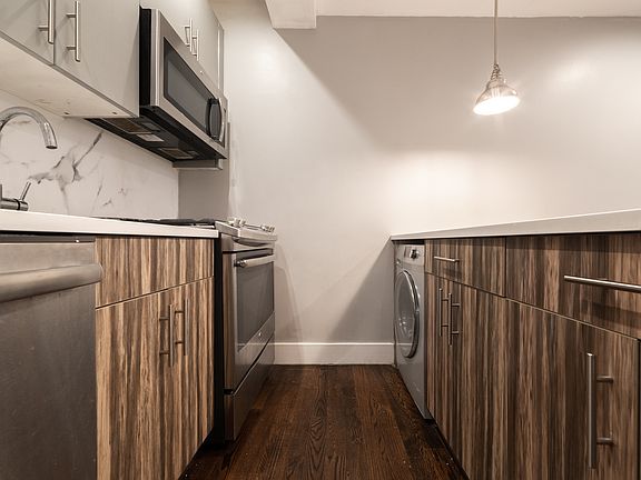 2nd image of 15 Crooke Ave APT 1H
