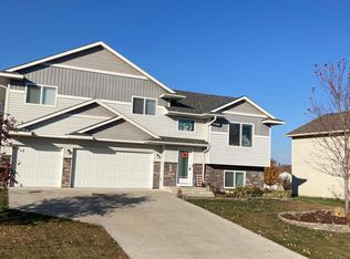 208 Summerfield Ln, Waverly, MN 55390