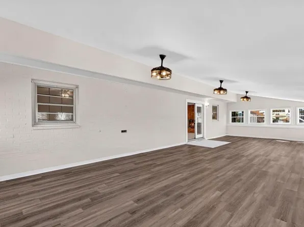 7510 Roxbury Ave, Manassas, VA 20109