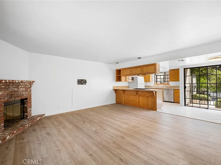 2747 Hermosa Ave #6 — Photo 3