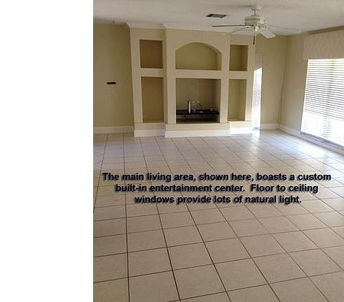 4th image of 4293 Island Cir #1