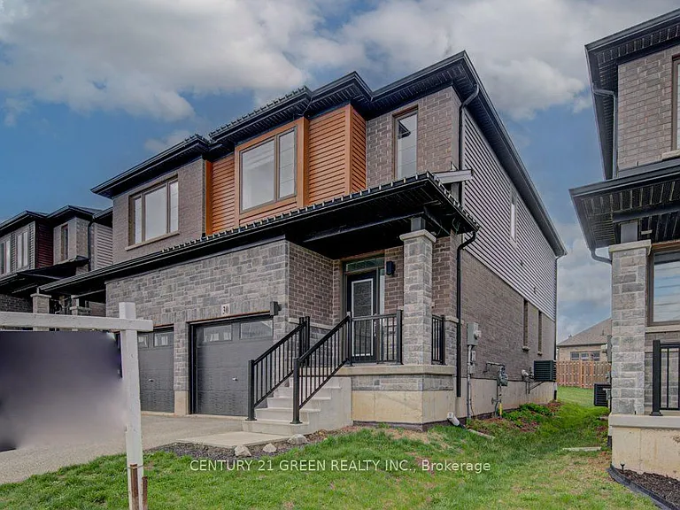 30 Baker Ln — Photo 2