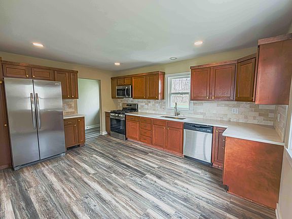 4th image of 5836 Sloan Ave