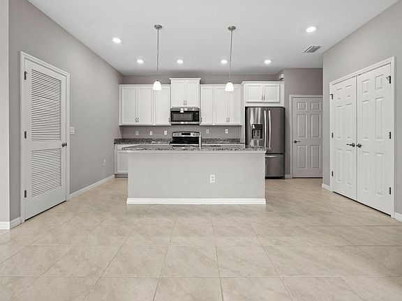 3rd image of 4165 Bloomfield St