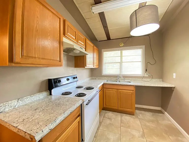 1008 Meadows Ave #C — Photo 12