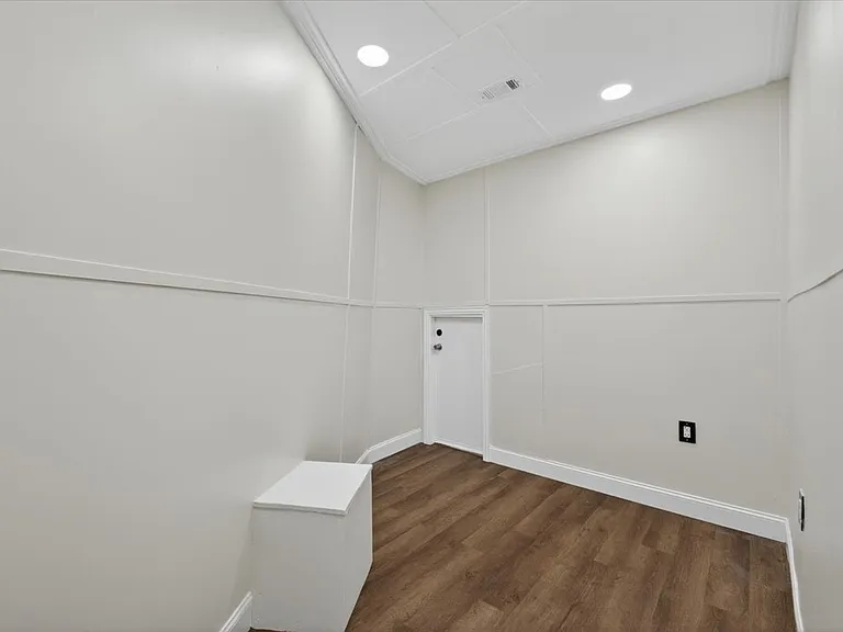 14668 Blakehill Dr — Photo 66