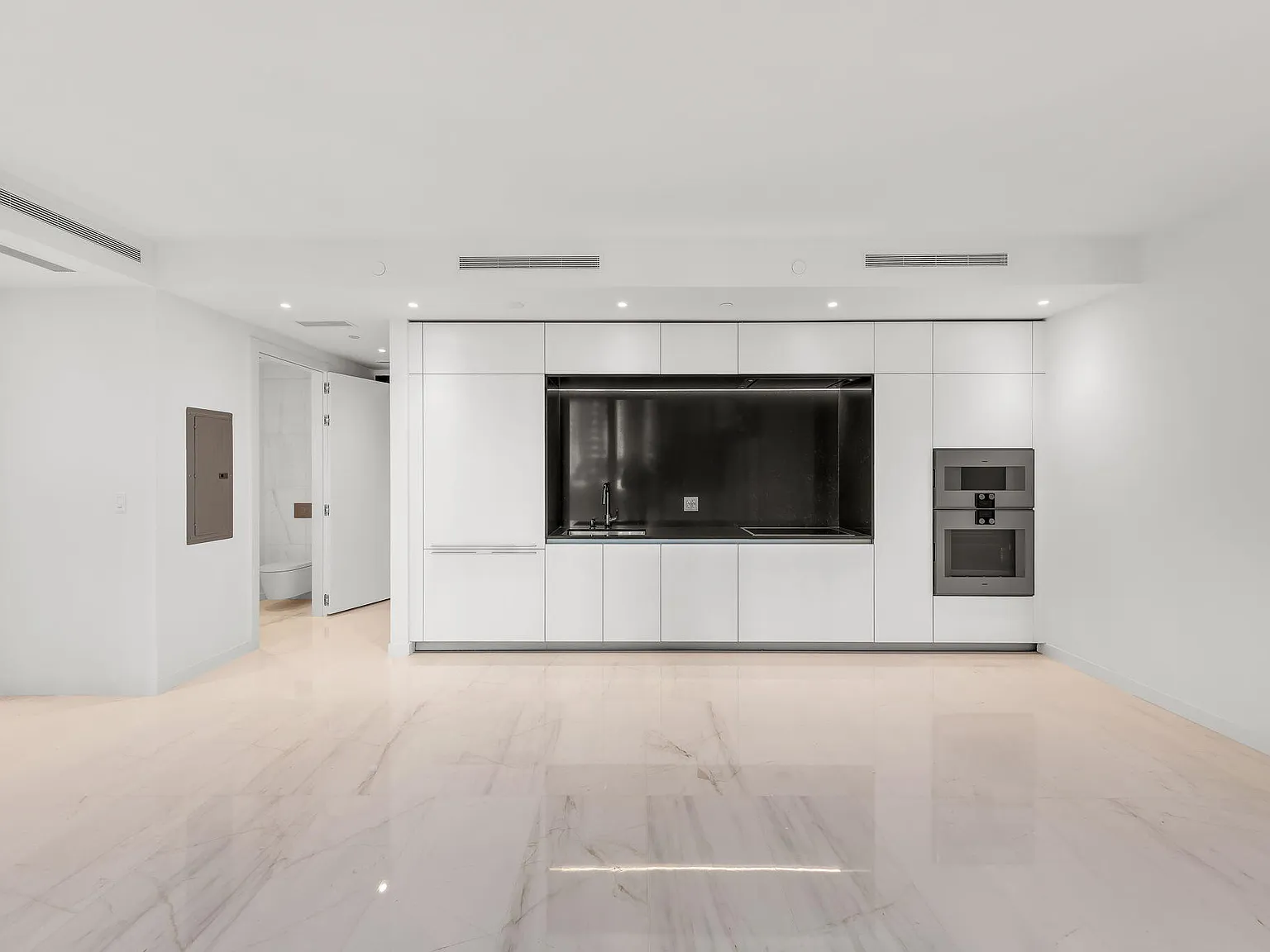 Aston Martin Residences — Photo 4