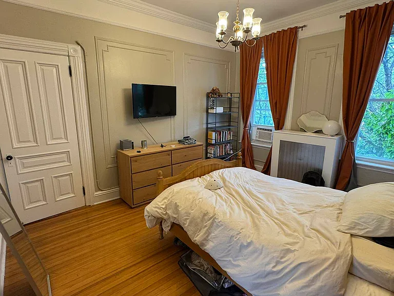 158 Noble St #3 — Photo 9