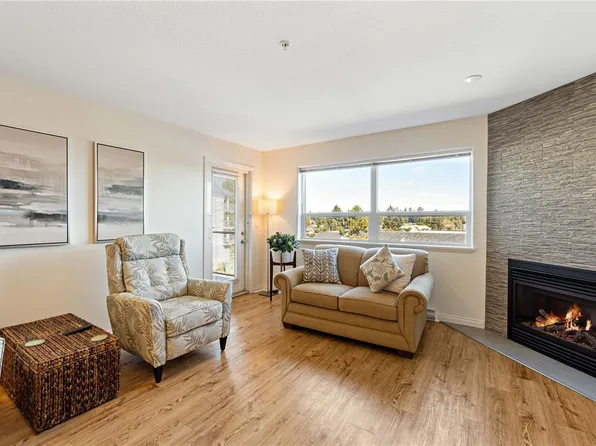 1633 Dufferin Cres #211, Nanaimo, BC V9S 5T4