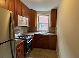 4004 192nd St APT 3, Flushing, NY 11358