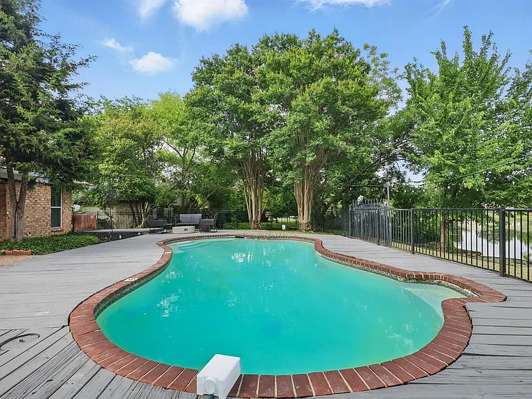 5830 Jester Dr — Photo 37