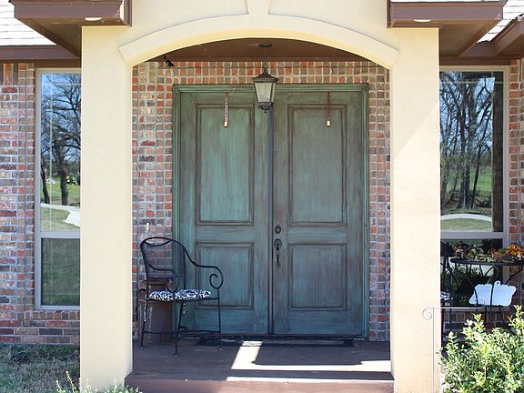 2nd image of 2406 Sunnyside Ln