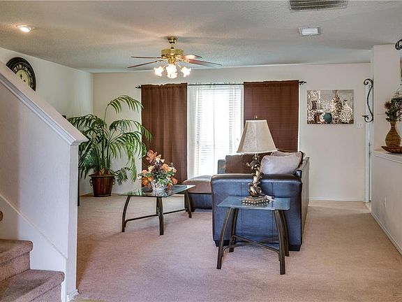 4th image of 2640 Saint Andrews Dr