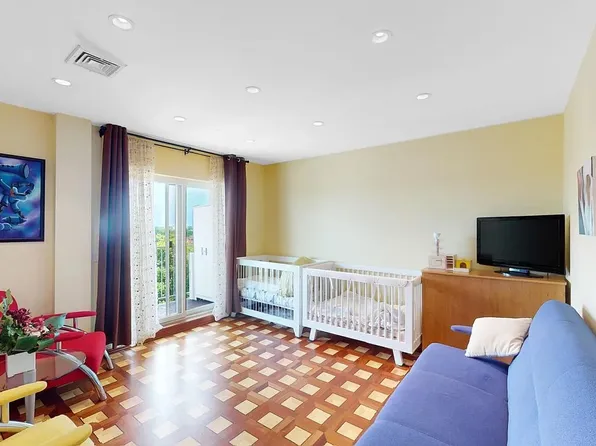 2421 Ocean Avenue image 11 of 16