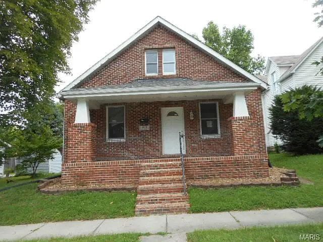 1105 13th St photo 1