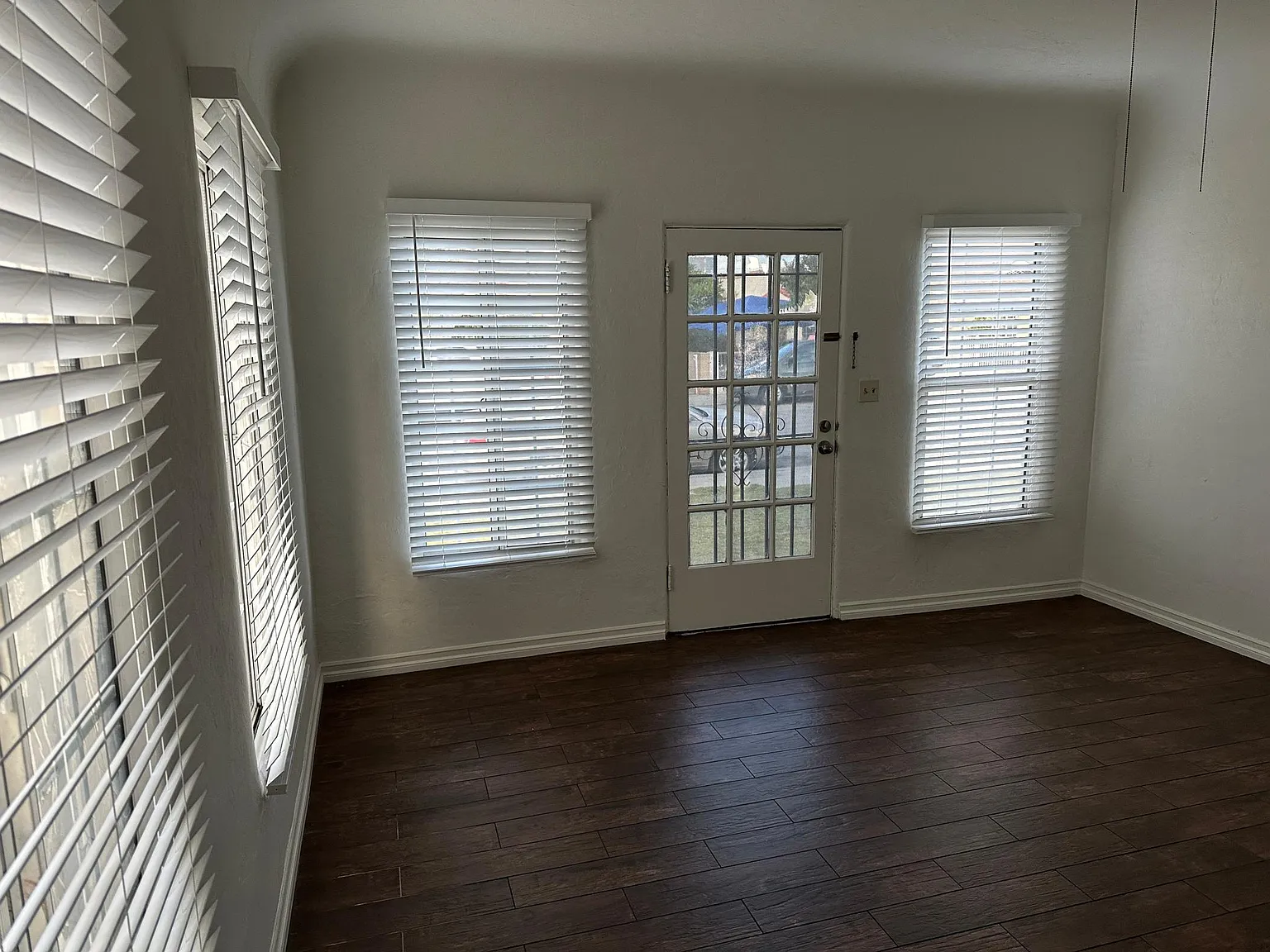 1016 S Vancouver Ave — Photo 3