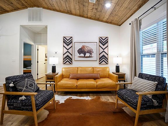 4th image of 85 Alexis Ln
