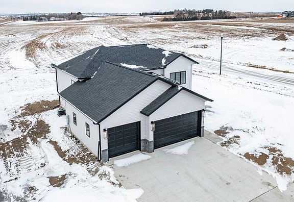 3rd image of 4420 Silver Blvd