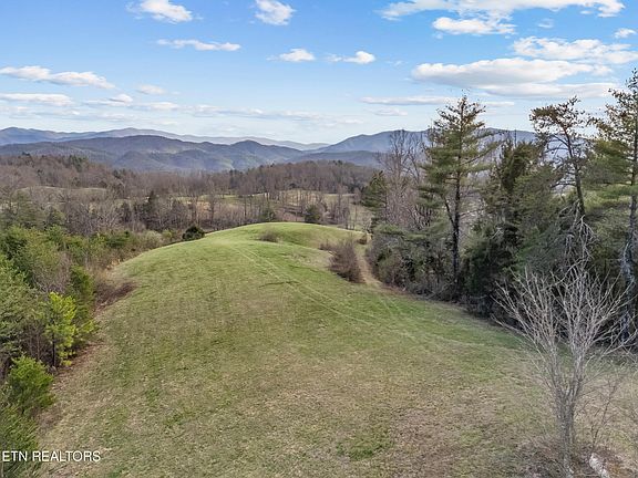 17th image of 634 Old Cedar Creek Rd