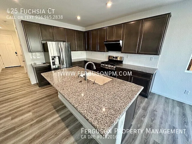 425 Fuchsia Ct — Photo 3
