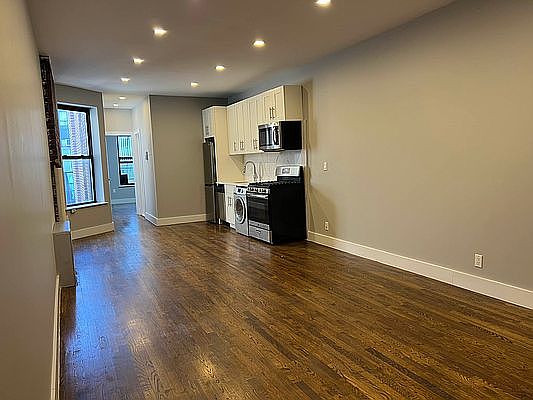 2nd image of 2171 3rd Ave APT 4A