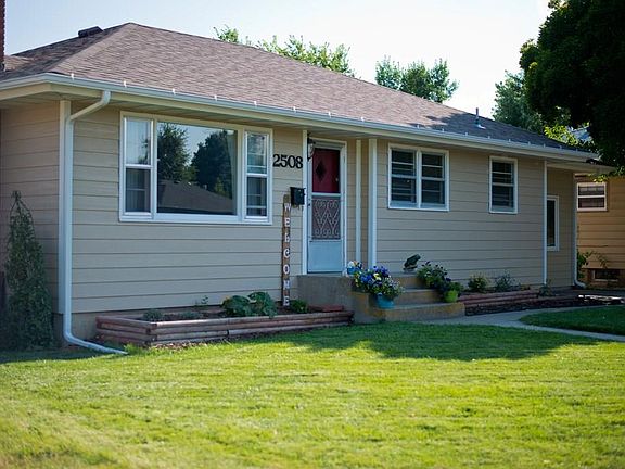 3rd image of 2508 Lewis Ave