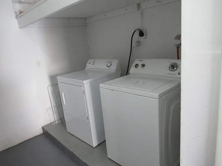 810 Park Pl #2E — Photo 3