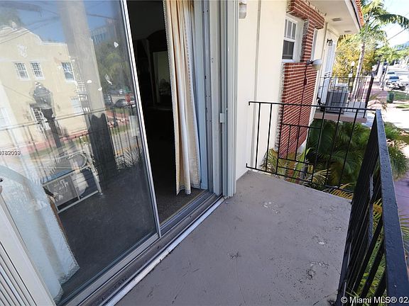 2nd image of 345 Michigan Ave APT 3