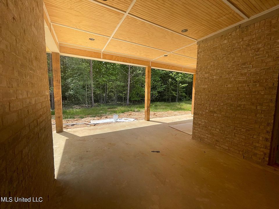 2nd image of 179 Moss Rd