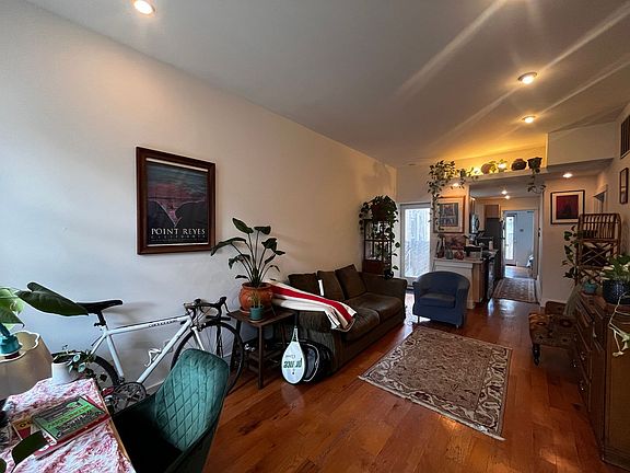 3rd image of 2911 W Girard Ave #1