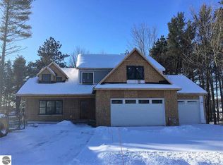 5385 Lone Beech Dr, Traverse City, MI 49685