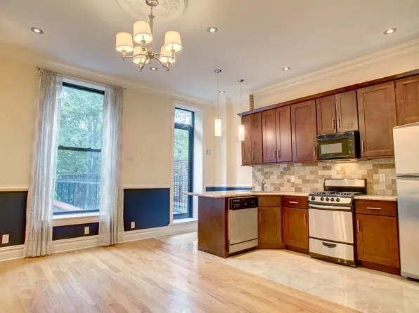 47 West 90th Street image 1 of 6