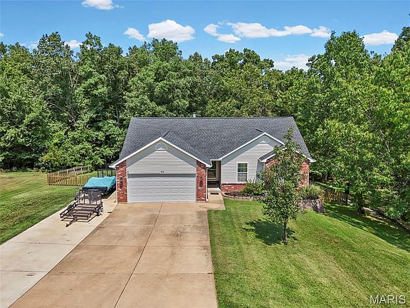 2nd image of 809 N Orchard Dr