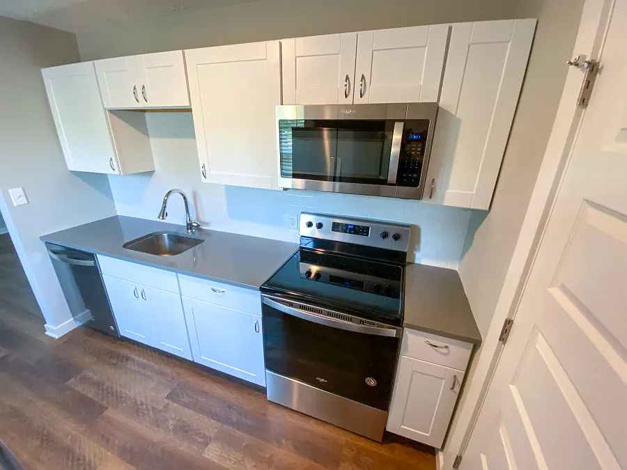 1102 Cecilia Ave — Photo 2